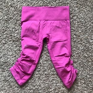 Lululemon Ebb and Flow crop. Size 8.